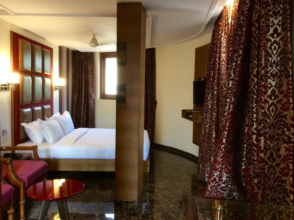 Hotel Sapna Mumbai Zimmer foto
